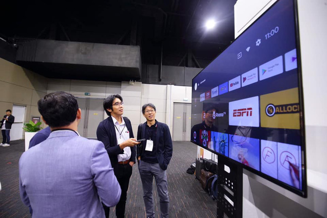 TV Vsmart lộ ảnh thực tế: 55 inch viền mỏng, chạy Android TV, làm bởi người Việt - Ảnh 3.