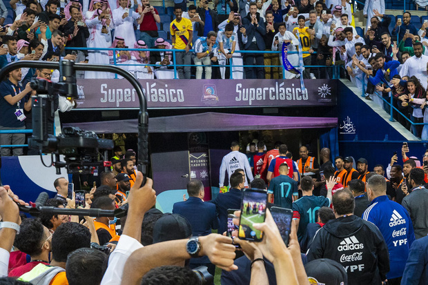 Thắng Brazil trong trận Siêu kinh điển Nam Mỹ, Messi giành chiếc cúp đầu tiên trong sự nghiệp với ĐT Argentina - Ảnh 8.