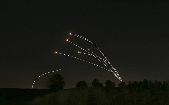 Chưa từng có, Syria và Israel đấu tên lửa - Su-35 Nga không kịp đỡ, nổ lớn rung chuyển Damascus - Ảnh 11.