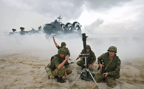 Khám phá sức mạnh vũ khí của Lực lượng Tên lửa và Pháo binh Nga - Ảnh 1.