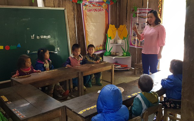 Hai cô giáo hy sinh hạnh phúc bản thân, làm mẹ của 17 đứa trẻ H’Mông - Ảnh 4.