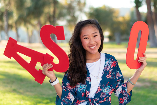 Thiên tài gốc Á mới 12 tuổi đã học trường Cao đẳng hàng đầu nước Mỹ, trở thành Chủ tịch hội sinh viên quản lý hơn 20 nghìn người - Ảnh 1.