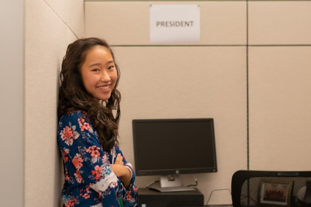Thiên tài gốc Á mới 12 tuổi đã học trường Cao đẳng hàng đầu nước Mỹ, trở thành Chủ tịch hội sinh viên quản lý hơn 20 nghìn người - Ảnh 2.
