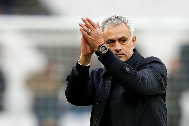 Mourinho xin lỗi CĐV Tottenham sau chiến thắng West Ham - Ảnh 2.