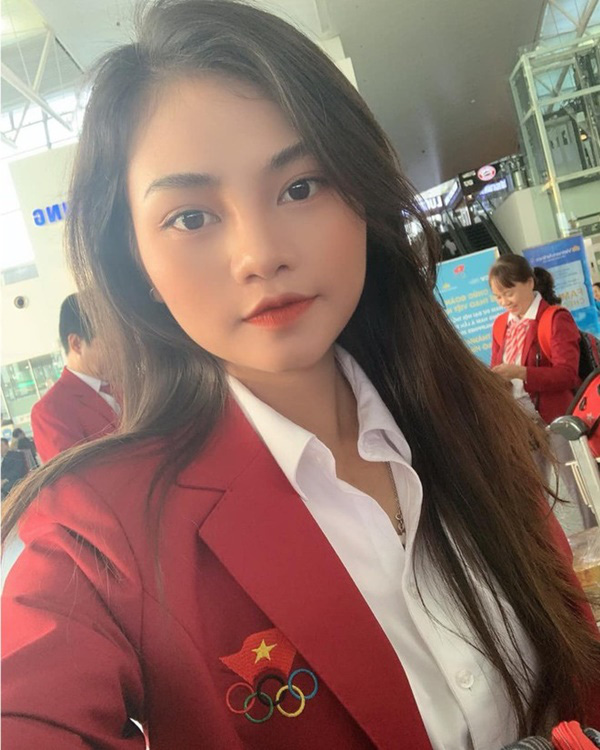 Nhan sắc xinh đẹp của nữ nhân viên y tế đoàn thể thao Việt Nam tại SEA Games 30 thu hút cộng đồng mạng - Ảnh 3.