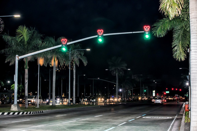 Giao thông tại Philippines: Những con phố với đèn đỏ 3 số, xếp hàng chờ xe bus mà cứ ngỡ đang đón minh tinh - Ảnh 5.