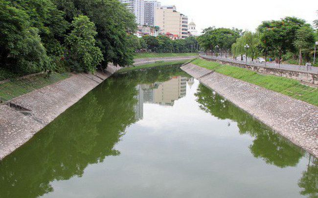 Chi 150 tỷ bơm nước sông Hồng hồi sinh Tô Lịch, chưa nước nào làm - Ảnh 1.