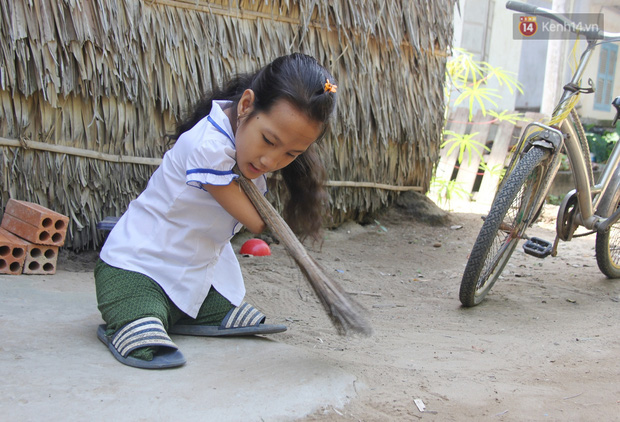 Bố mất vì tai nạn, cô bé chim cánh cụt ngây ngô hỏi ngoại: “Giờ mẹ có chồng, có em nữa, sao lại không về thăm con” - Ảnh 5.