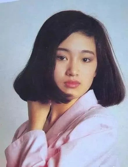 Nhìn lại loạt ảnh tuổi 20 của Củng Lợi, người từng được giới báo chí quốc tế ưu ái gọi là người phụ nữ đẹp nhất phương Đông - Ảnh 7.
