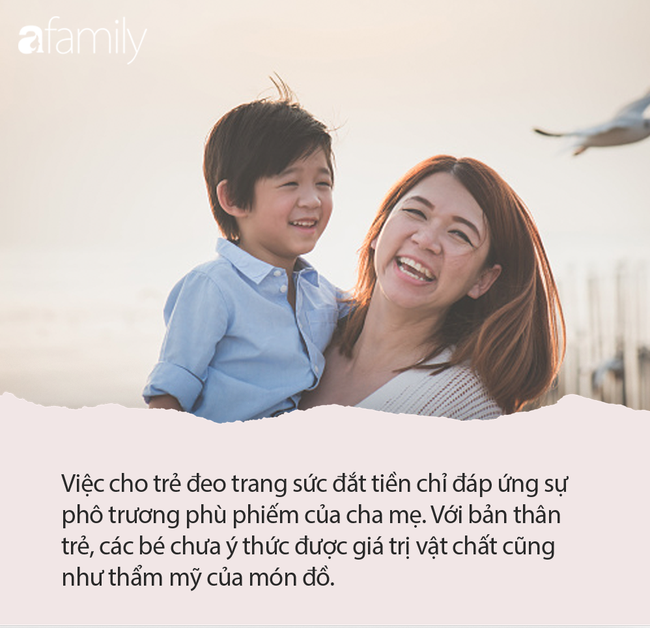 Ngày đầu đi học con trai đã bị mất lắc vàng đeo tay, người mẹ bù lu bù loa bắt đền nhưng sau cùng phải cúi đầu xin lỗi - Ảnh 3.