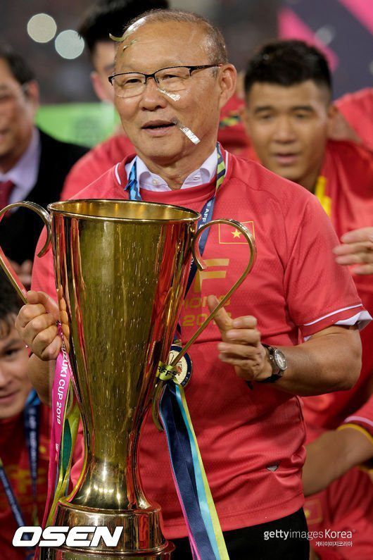 Thầy Park chiến thắng HLV hay nhất Đông Nam Á 2019 - Ảnh 1.