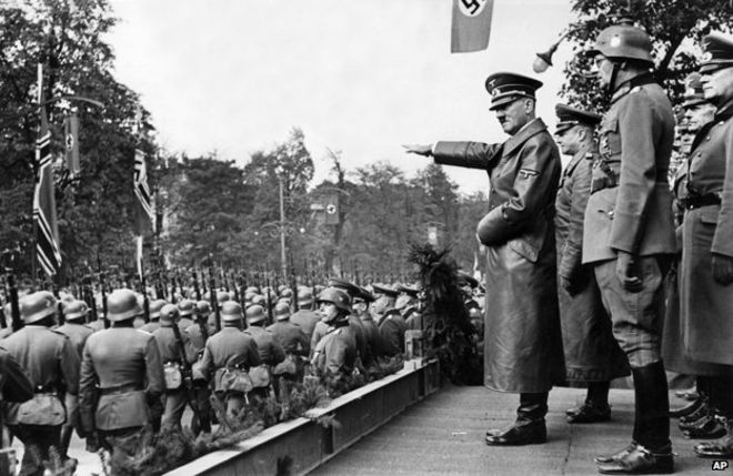 Hitler theo dõi lễ duyệt binh huyền thoại năm 1941 ra sao? - Ảnh 3.