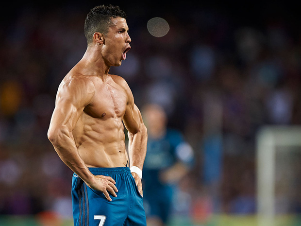 Không ngừng khoe body chuẩn đét, Ronaldo khiến đồng đội tự ti đến mức phải lao vào phòng tập - Ảnh 2.