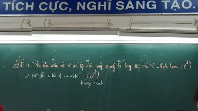 Thả nhẹ 1 câu hỏi chẳng liên quan vào đề thi Văn, cô giáo khiến học sinh sửng sốt rồi lại lặng người vì quá ý nghĩa - Ảnh 1.