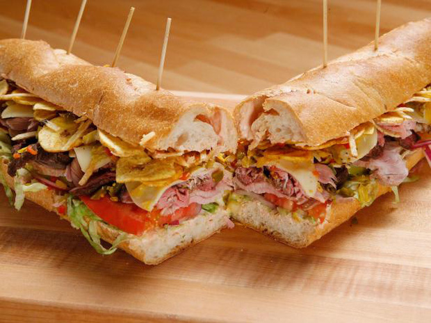 Những phiên bản bánh mì sandwich vòng quanh thế giới có thể khiến bạn phải ngỡ ngàng, có nơi còn cực kỳ khó ăn - Ảnh 1.