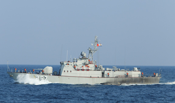 Hải quân Việt Nam-Trung Quốc tuần tra liên hợp trên vùng biển Vịnh Bắc Bộ lần thứ 27 - Ảnh 2.