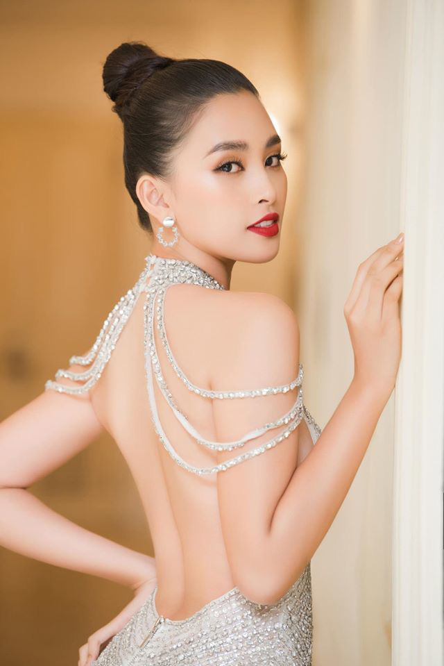 Những lần khoe eo thon, lưng cong ngực đầy của Hoa hậu Tiểu Vy - Ảnh 4.