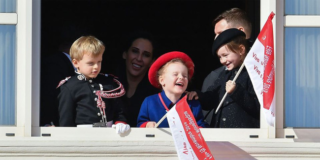 Cặp song sinh hoàng gia Monaco đón sinh nhật 5 tuổi với thần thái hơn người, nổi bật hơn cả hai con của Công nương Kate - Ảnh 4.
