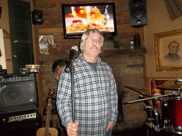 Bức ảnh chụp gia đình hạnh phúc bắt đầu từ mối tình đẹp thời đại học chớp mắt đã thành bi kịch vì có đến 2 sát nhân trong đó - Ảnh 2. Bức ảnh chụp gia đình hạnh phúc bắt đầu từ mối tình đẹp thời đại học chớp mắt đã thành bi kịch vì có đến 2 sát nhân trong đó - Ảnh 2.