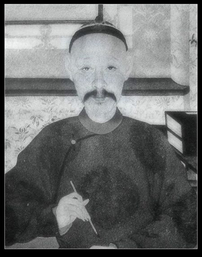 Vì tình yêu từ cái nhìn đầu tiên và muốn cưới cháu gái tội phạm, chắt nội vua Càn Long chạy vạy suốt 10 năm, đạt được mục đích bằng cách thức liều lĩnh nhất - Ảnh 2. Vì tình yêu từ cái nhìn đầu tiên và muốn cưới cháu gái tội phạm, chắt nội vua Càn Long chạy vạy suốt 10 năm, đạt được mục đích bằng cách thức liều lĩnh nhất - Ảnh 2.