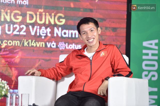 Người hùng Đỗ Hùng Dũng: Thầy Park là người đầu tiên báo tôi đi SEA Games, dù con trai mới đẻ nhưng tôi không thể từ chối - Ảnh 1. Người hùng Đỗ Hùng Dũng: Thầy Park là người đầu tiên báo tôi đi SEA Games, dù con trai mới đẻ nhưng tôi không thể từ chối - Ảnh 1.