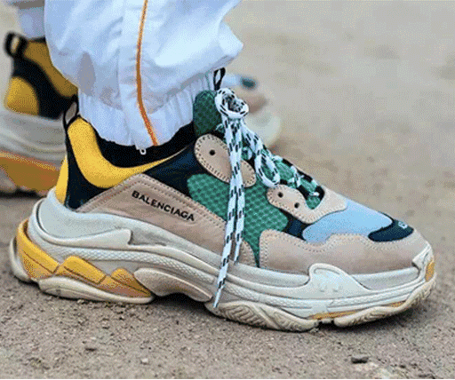 Khám phá loạt thủ phủ hàng nhái Trung Quốc: Muôn hình vạn trạng đủ loại mặt hàng, thật giả lẫn lộn khiến nhiều thương hiệu quốc tế chao đảo - Ảnh 1.