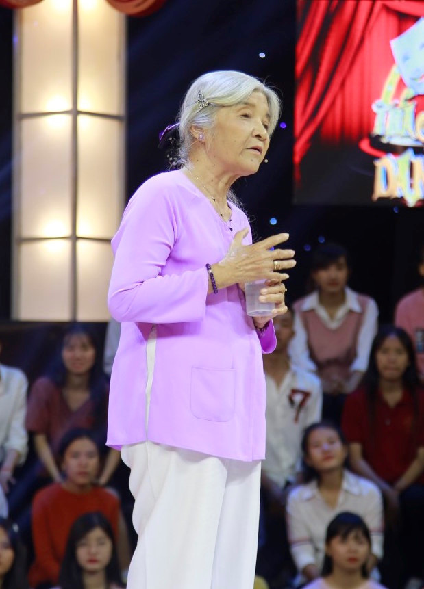 Mẹ đơn thân 75 tuổi nghẹn ngào kể chuyện con dâu qua đời trước ngày cưới, từ chối nhận 10 triệu của Trấn Thành - Ảnh 1. Mẹ đơn thân 75 tuổi nghẹn ngào kể chuyện con dâu qua đời trước ngày cưới, từ chối nhận 10 triệu của Trấn Thành - Ảnh 1.