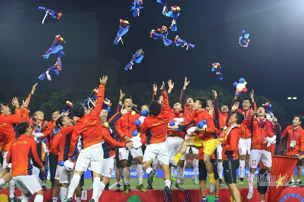 U22 Việt Nam: Cất HCV SEA Games, lại lên đường thôi! - Ảnh 1.