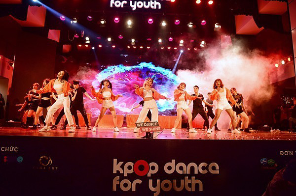 Minh Hằng, Trọng Hiếu nhảy sung trên sân khấu đêm chung kết Kpop Dance For Youth - Ảnh 12.