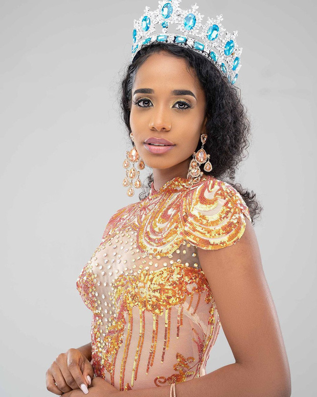 Mỹ nhân Jamaica vừa đăng quang Miss World 2019: Đẹp khoẻ khoắn, đã học vấn đáng nể lại còn hát hay như Whitney Houston - Ảnh 1.
