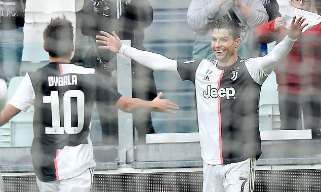 Ronaldo lập cú đúp, Juventus chiếm ngôi đầu của Inter - Ảnh 1.