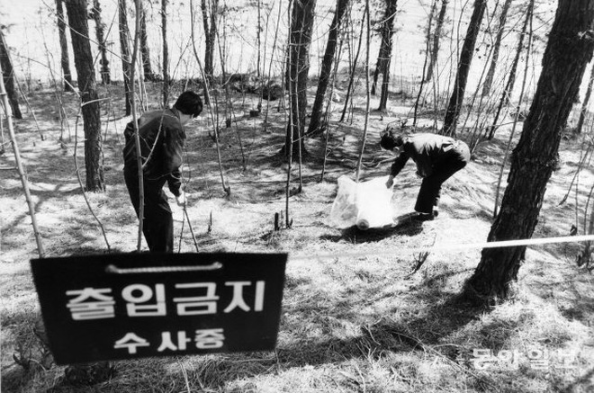 Lật lại vụ án hãm hiếp, giết người chấn động Hàn Quốc thập niên 1980: Người bị bắt oan hơn 19 năm tù, bản án của hung thủ thật sự lại khiến dư luận phẫn nộ - Ảnh 1.