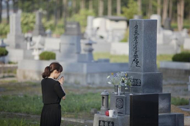 Ly hôn sau khi chồng chết: Phụ nữ Nhật Bản thật sự tuyệt tình hay để giảm bớt gánh nặng trên vai người vợ? - Ảnh 1.