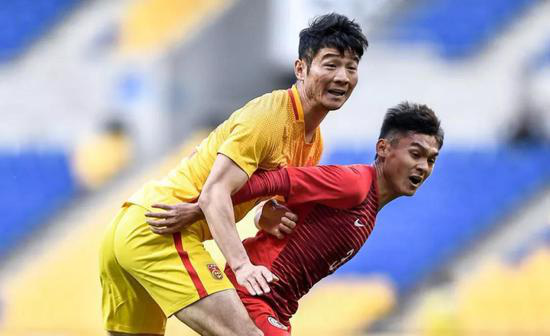 Báo Trung Quốc chê đội nhà: Hạ Hong Kong với đội hình xấu hổ mà ăn mừng như dự World Cup - Ảnh 2.