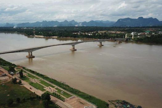 Người dân Thái Lan lo lắng vì nước sông Mekong chuyển màu lạ - Ảnh 1.