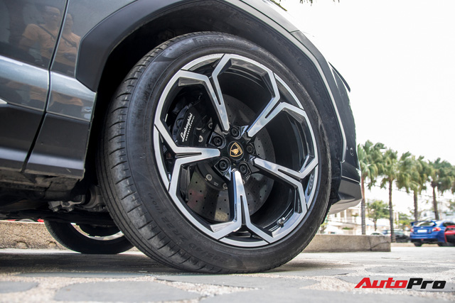 Cận cảnh Lamborghini Urus 23 tỷ độc nhất Việt Nam của đại gia Nha Trang - Ảnh 4.