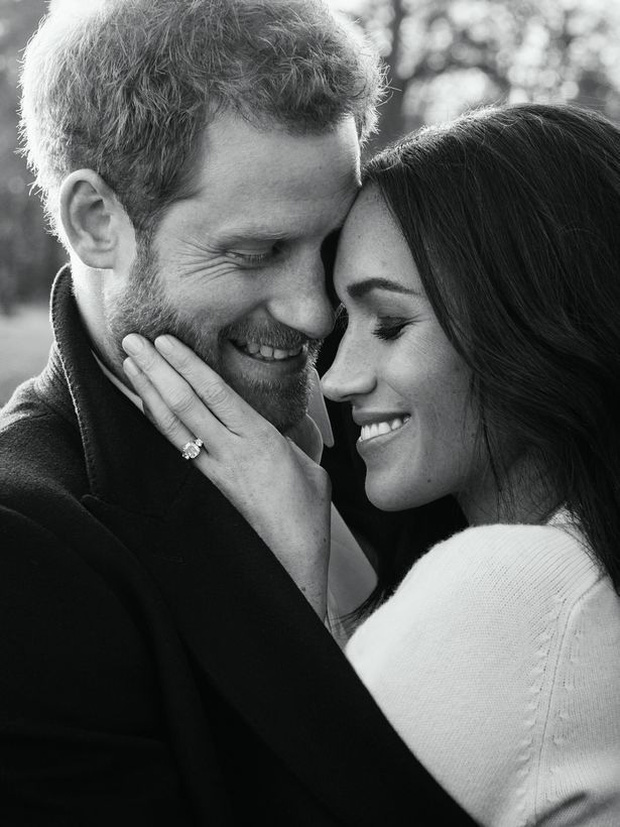 Nhiếp ảnh gia chụp cho đám cưới Hoàng tử Harry và Meghan Markle tiết lộ những quy định khắt khe của Hoàng gia Anh về ảnh trong hôn lễ - Ảnh 2.