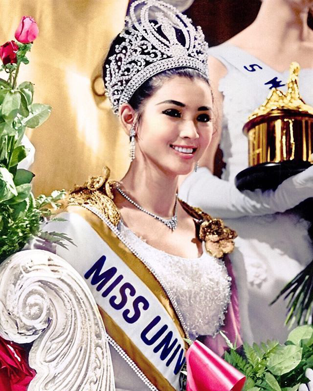 Nhan sắc trẻ trung khó tin ở tuổi 72 của Hoa hậu Hoàn vũ Thái Lan đầu tiên - Ảnh 1.