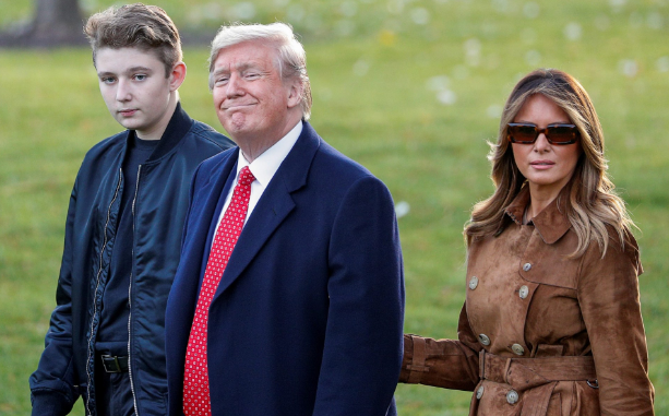 Tổng thống Mỹ chỉ nói đúng một câu về quý tử Barron Trump nhưng cũng đủ khiến người dùng mạng phát cuồng - Ảnh 1.