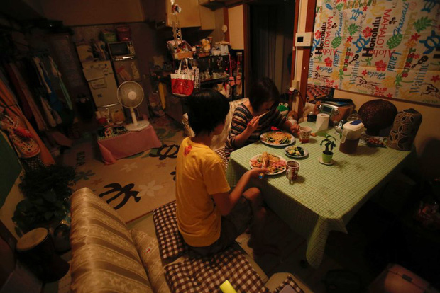 Nghịch lý khó tin của Nhật Bản: Nền kinh tế top thế giới, nhưng tại sao số trẻ em không được đi học cũng cực kỳ cao? - Ảnh 1.
