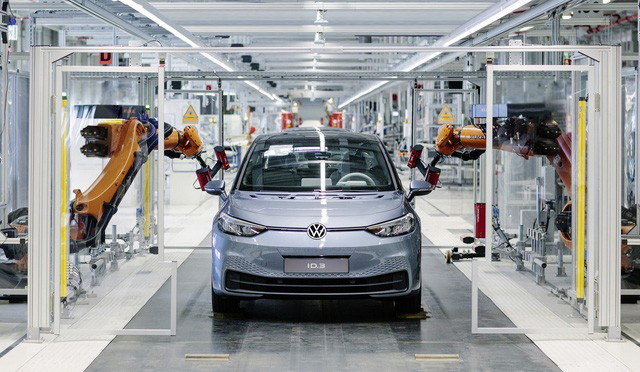 Volkswagen gây bão vì lộ cách sản xuất cứ làm rồi sửa - Ảnh 1.