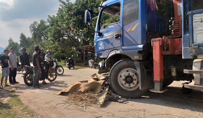 Xe máy đối đầu xe tải, nam thanh niên tử vong - Ảnh 3.