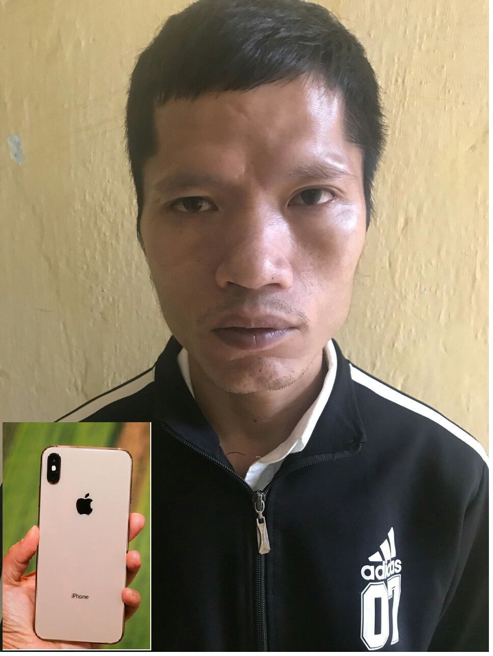 Nam Thanh Niên Bị Bắt Vì Nhặt được Iphone Xs Max Nhưng Không Trả 1133