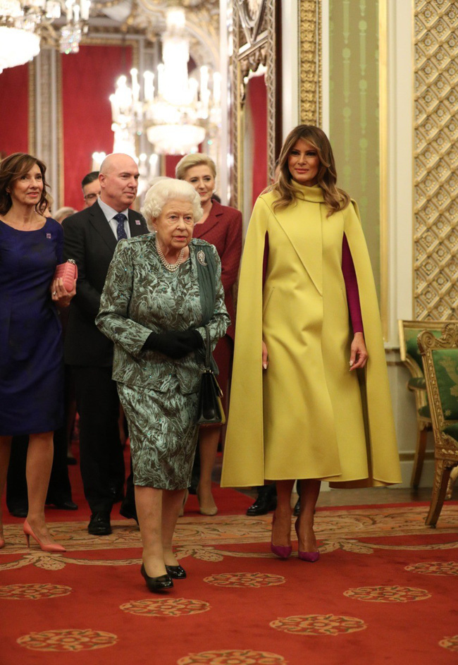 Diện váy 30 triệu đồng, Công nương Kate “cân” cả Hoàng gia Anh, đọ sắc với Đệ nhất phu nhân Mỹ - Ảnh 3.