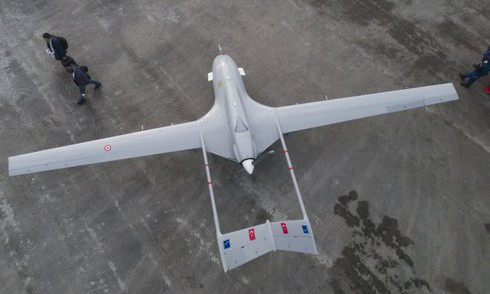 UAV tấn công khủng của Thổ Nhĩ Kỳ bị vũ khí thô sơ bắn hạ ở Syria? - Ảnh 2.