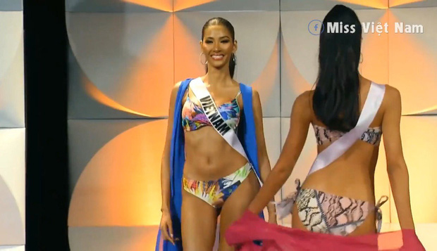 Hoàng Thùy từ tốn diễn bikini giữa dàn mỹ nhân té sấp mặt trong đêm bán kết Miss Universe 2019 - Ảnh 1.