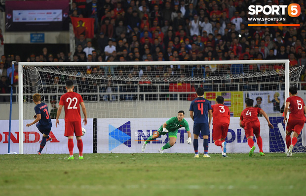 Cầu thủ Thái Lan đá hỏng penalty trên sân Mỹ Đình hôm 19/11 vừa ghi bàn giúp Yokohama vô địch quốc gia Nhật Bản, lập kỷ lục đáng tự hào cho bóng đá Đông Nam Á - Ảnh 3.