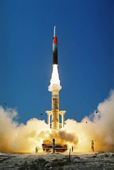 Iran tăng mức báo động sau khi Israel thử tên lửa bí ẩn - Ảnh 7.