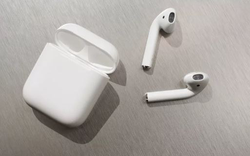 Hét giá dây đeo chống rơi AirPods đến 60 USD, nhà bán lẻ Mỹ bị Internet ném đá không thương tiếc - Ảnh 1.