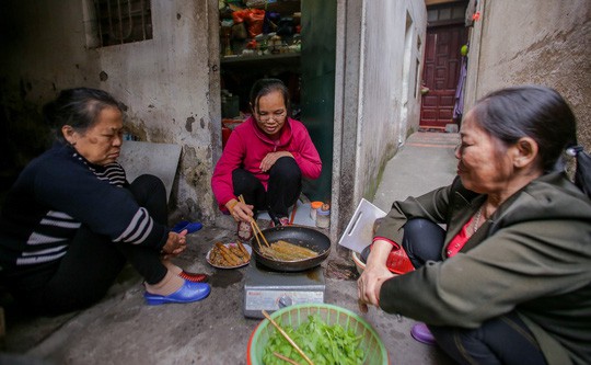 Khoảng lặng nhói lòng ở xóm chạy thận giữa Thủ đô những ngày giáp Tết - Ảnh 16.